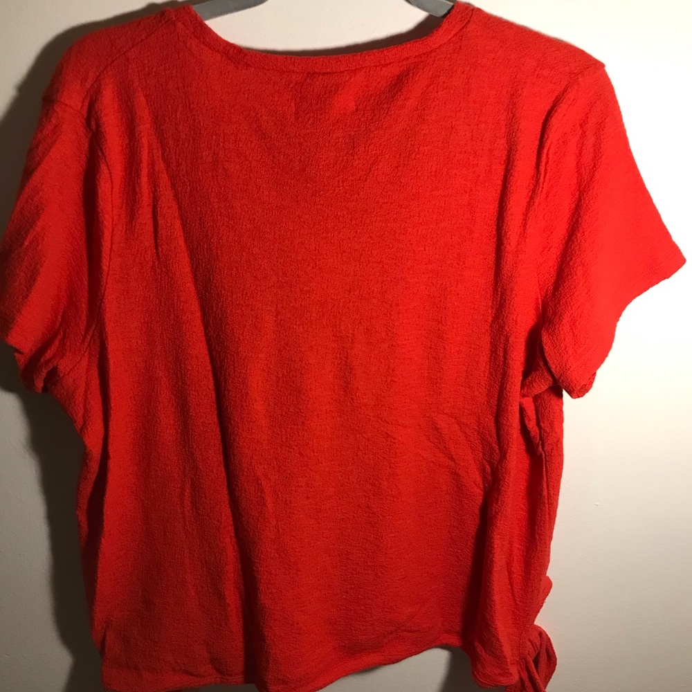 Red top - Picture 2 of 3